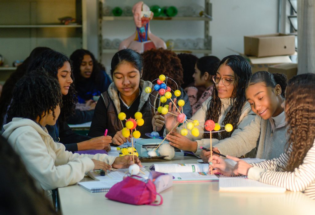 Mais de 300 estudantes de escolas públicas de SP serão premiados na Olimpíada Nacional de Ciências