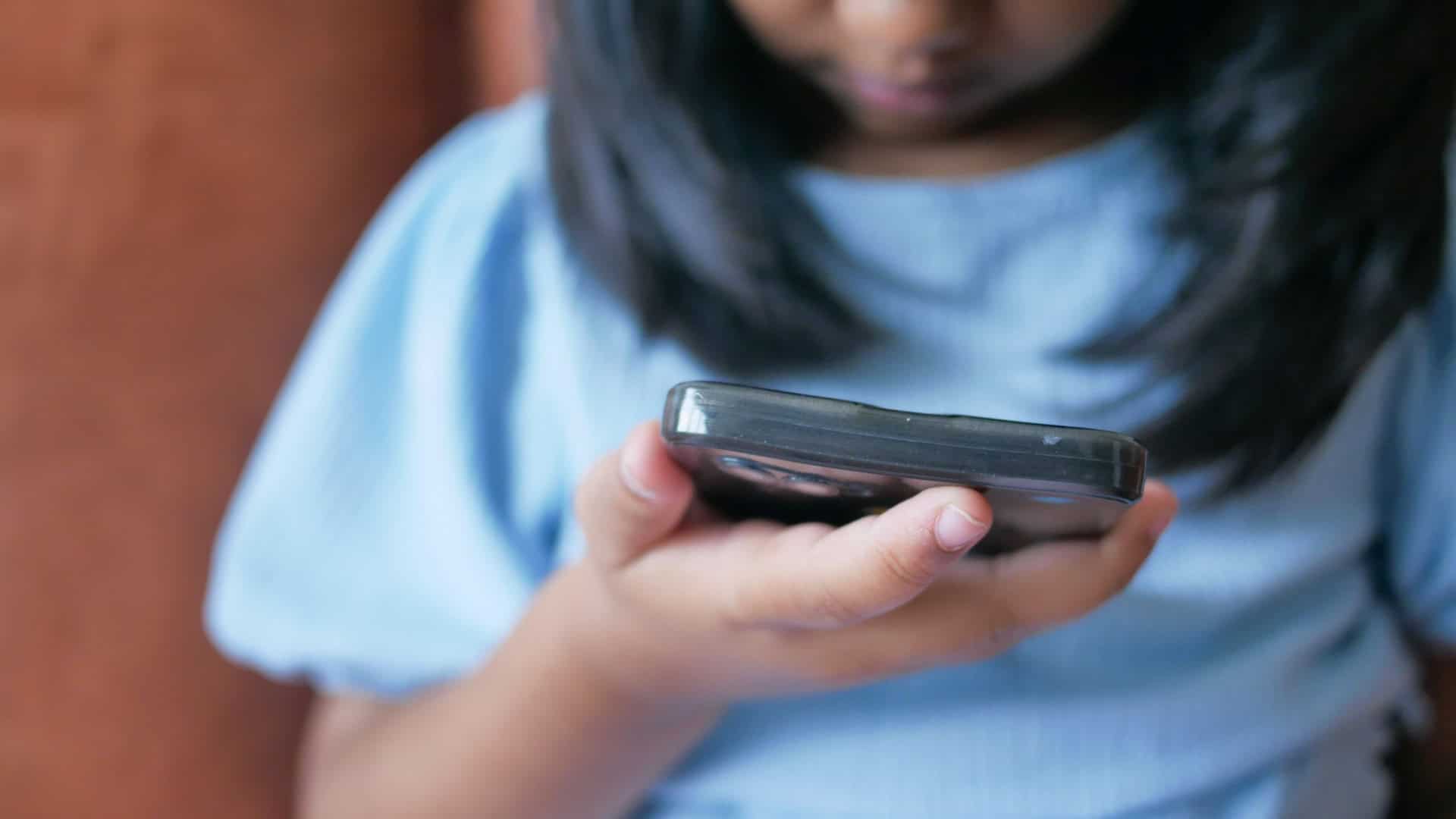 Adeus forçado: Austrália desliga adolescentes das redes sociais