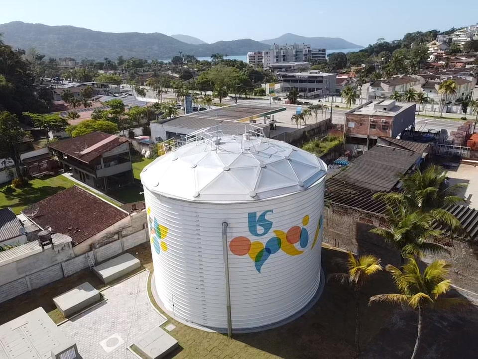 Investimento de R$ 2 bi, novos reservatórios e ampliação da rede reforçam oferta de água no litoral paulista no verão