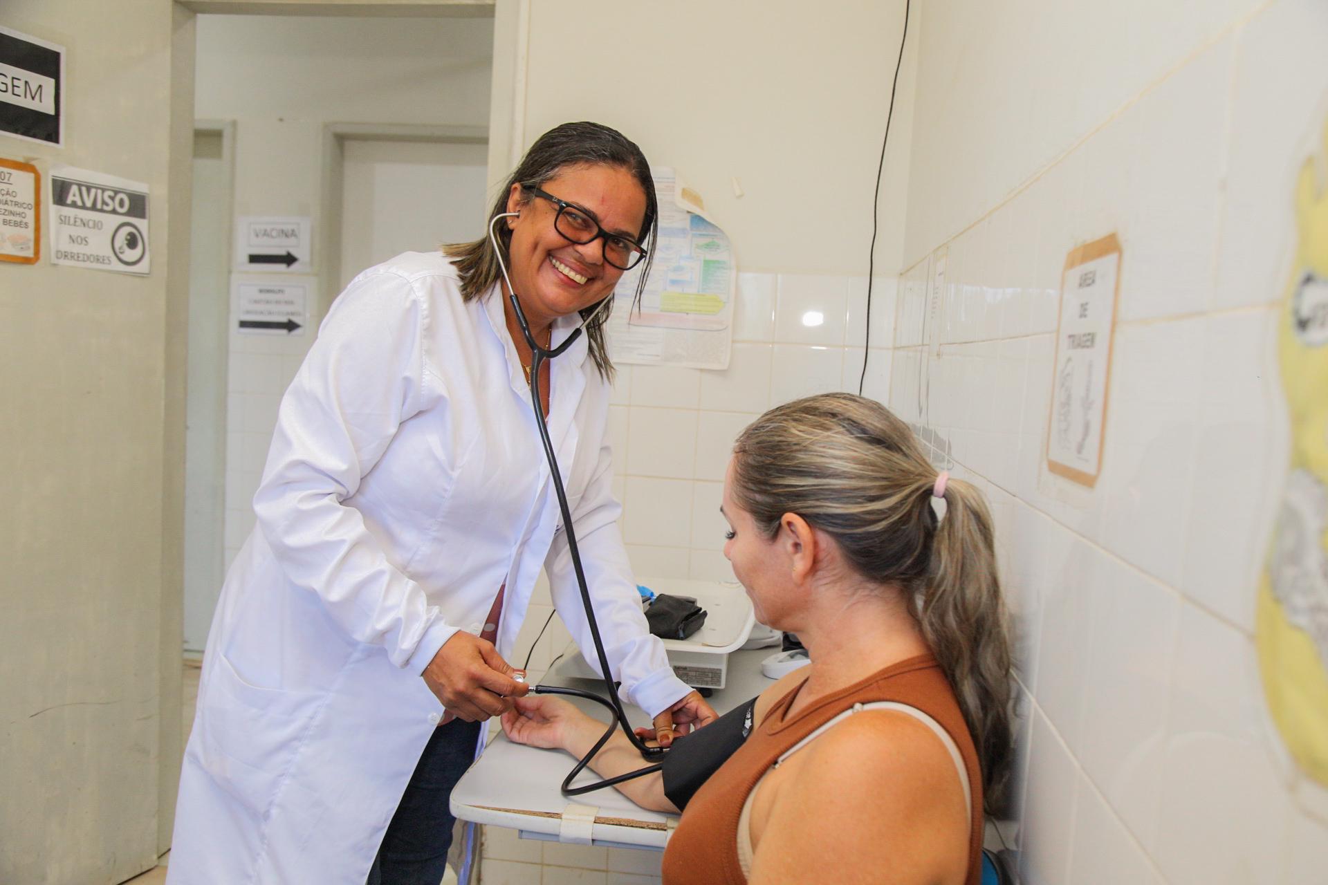 Linhares abre processo seletivo para contratar mais de 600 profissionais de saúde