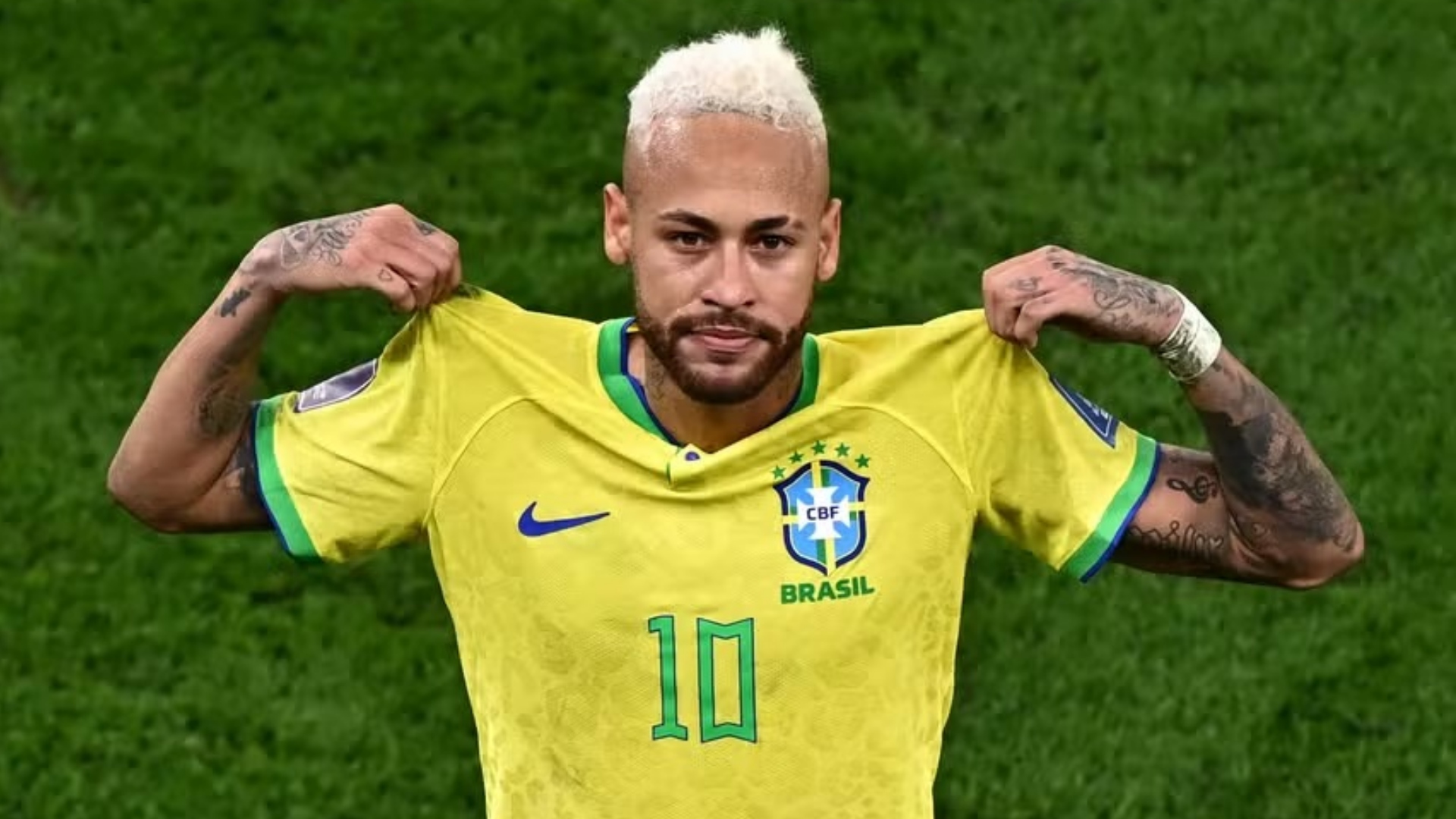 Neymar em alerta: craque passa por cirurgia às vésperas do Natal e preocupa torcedores