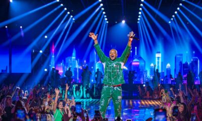 Thiaguinho recebe Nattan e Yan no 'Pé na Areia' em Guarapari