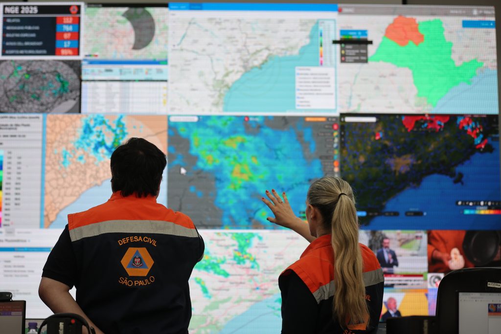 Defesa Civil de SP alerta para riscos e interdição preventiva na Serra Antiga da Tamoios após chuvas intensas