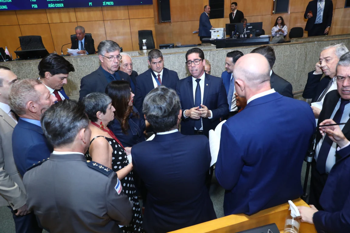 Um em cada dois deputados estaduais deve trocar de partido