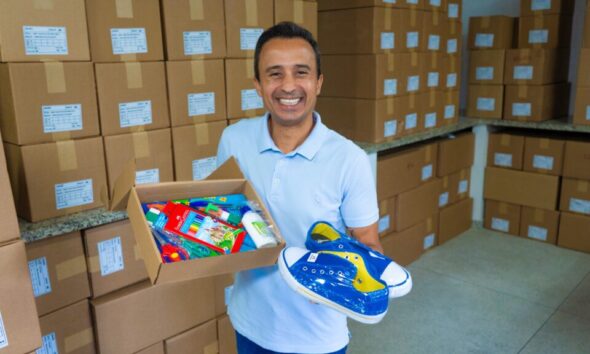 Prefeitura de Linhares vai entregar mais de 19 mil pares de tênis para estudantes dos ensinos Fundamental I e II