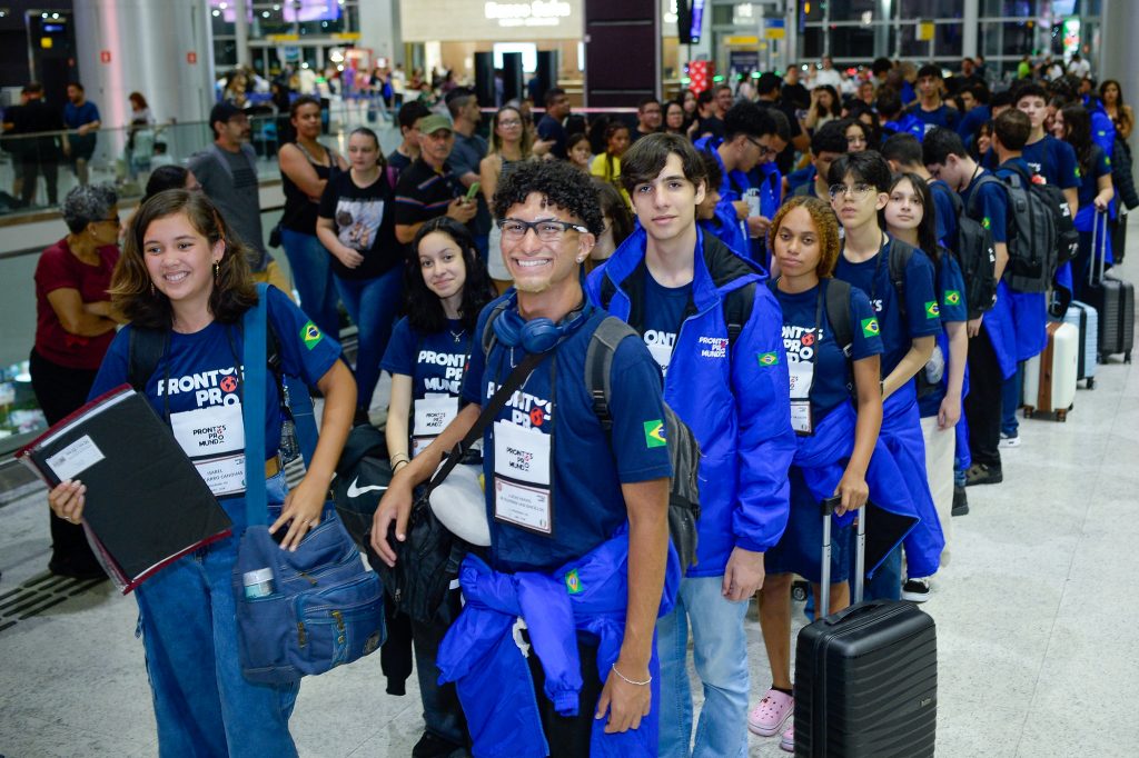 SP dá início a embarques do Prontos pro Mundo de 2026 com primeira turma a viajar para a Irlanda