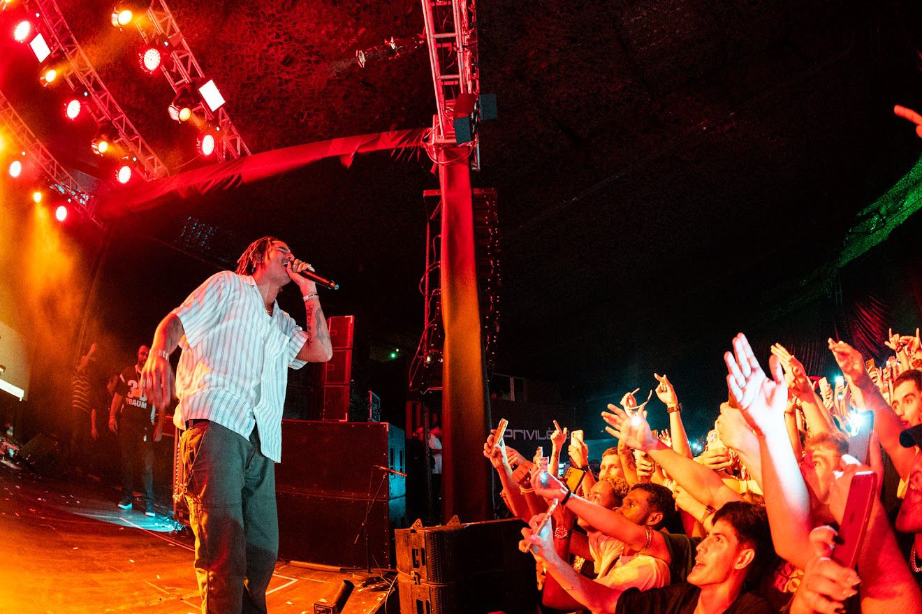 Trap Nacional toma conta de beach club no verão de Guarapari