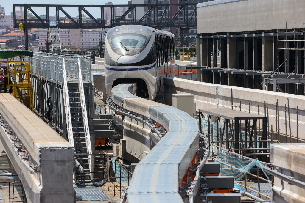 Trem da Linha 17-Ouro chega ao Aeroporto de Congonhas pela primeira vez
