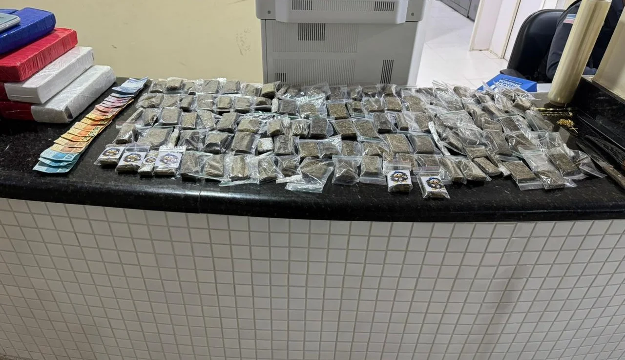 Duas pessoas são detidas com mais de 24 quilos de maconha em Linhares