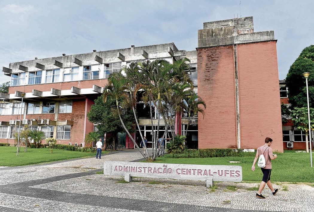 Concurso UFES oferta 41 vagas para professor em campus de Vitória, Alegre e São Mateus