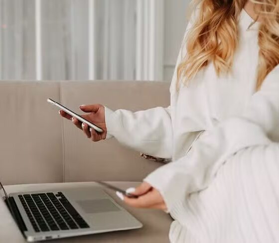 A estratégia visa ao alcance de um consumidor exigente que valoriza praticidade, diversidade e agilidade