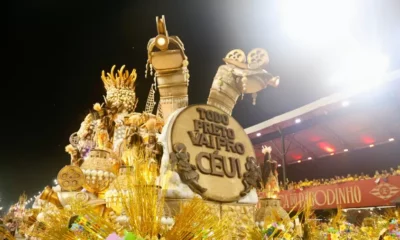 Com homenagem a atriz Léa Garcia, Mocidade Alegre conquista 13º título do Carnaval de SP