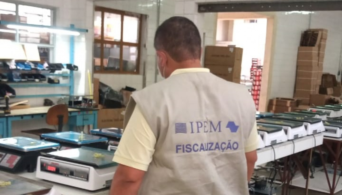 De olho na balança: Ipem-SP orienta consumidores e comerciantes sobre uso correto de balanças no comércio