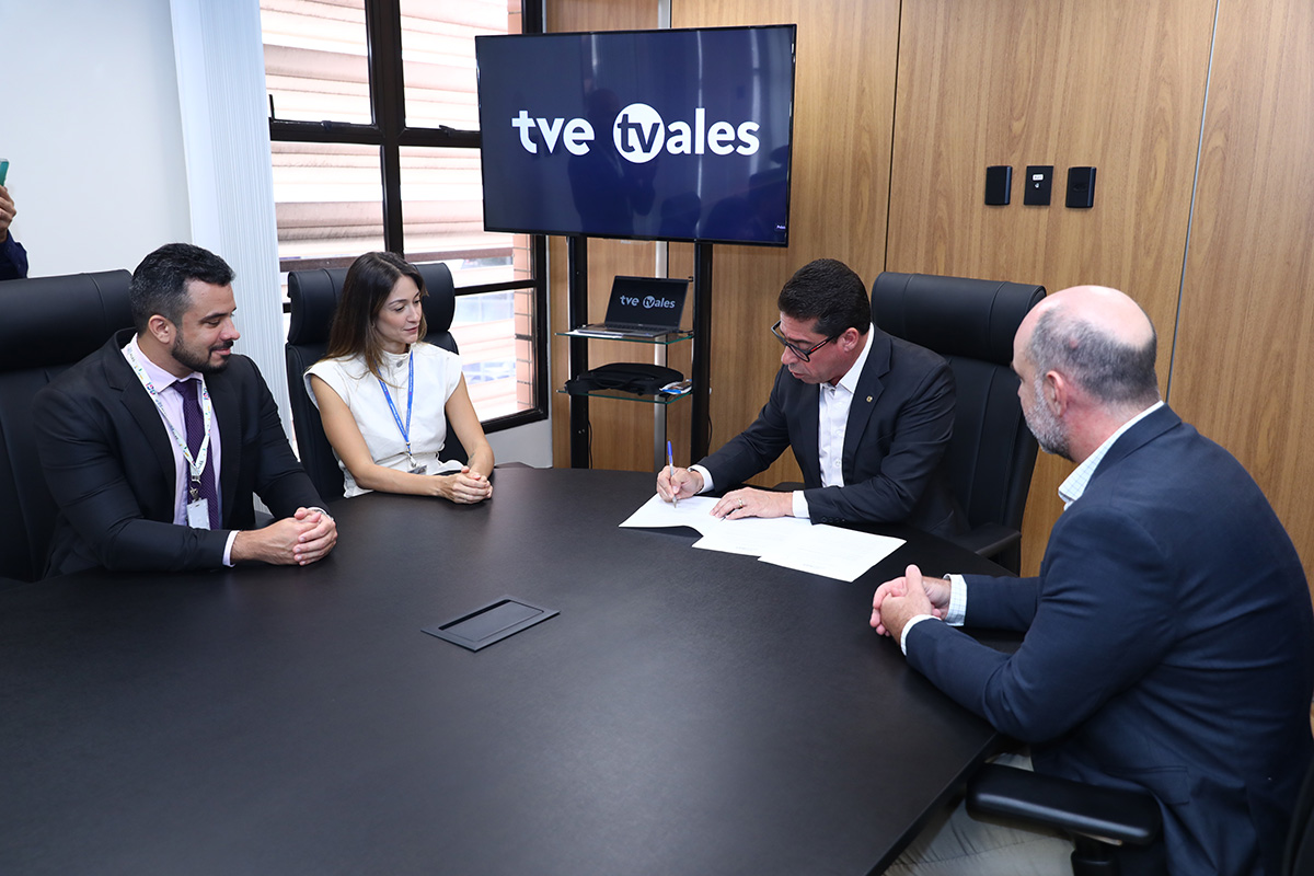 Desfiles do grupo especial e série Ouro também serão transmitidos na TV Ales