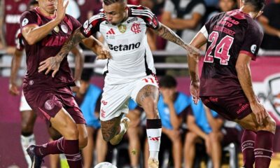 Flamengo joga mal e inicia Recopa Sul-Americana com derrota
