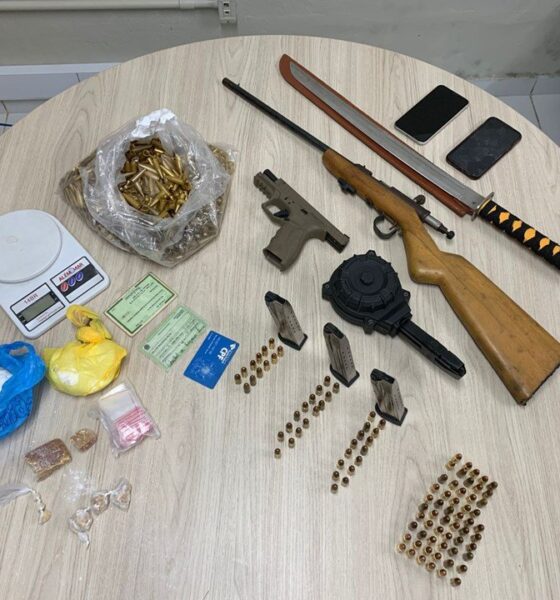 Polícia Civil prende suspeito em flagrante e apreende arma, munições e drogas durante operação em Aracruz