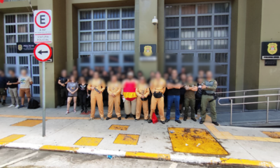 Policiais fantasiados de Caça Fantasmas prendem 2 com celulares furtados em megabloco na Consolação