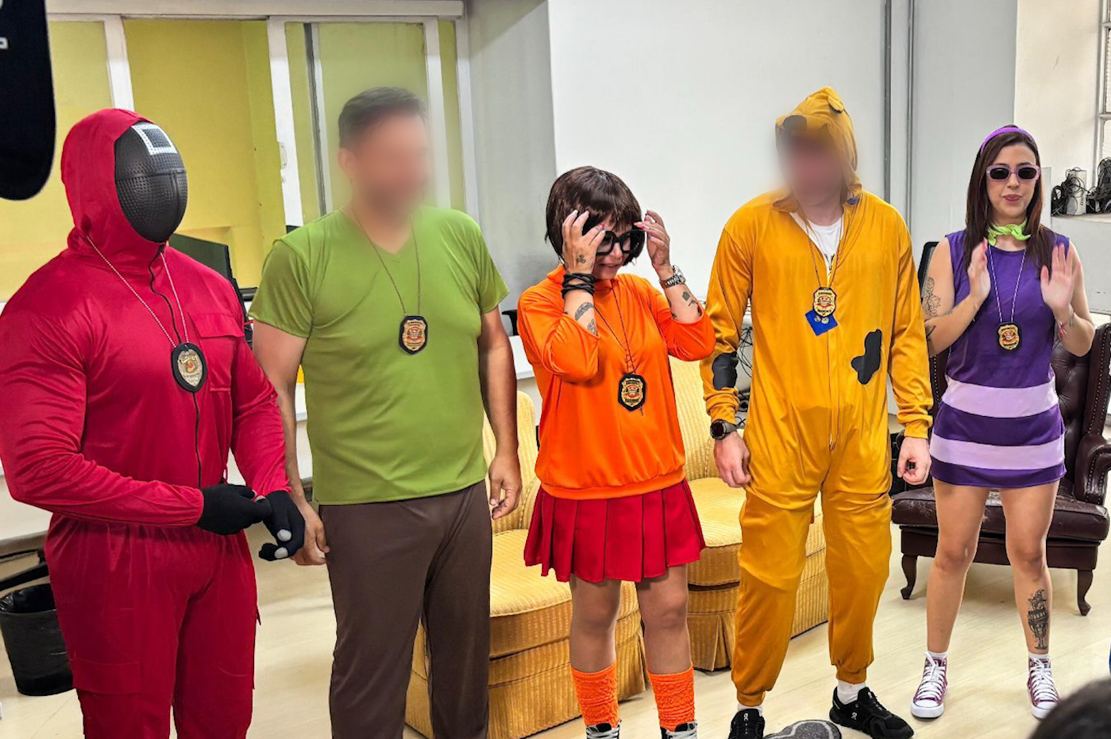 Policiais fantasiados de Scooby-Doo prendem trio e recuperam oito celulares