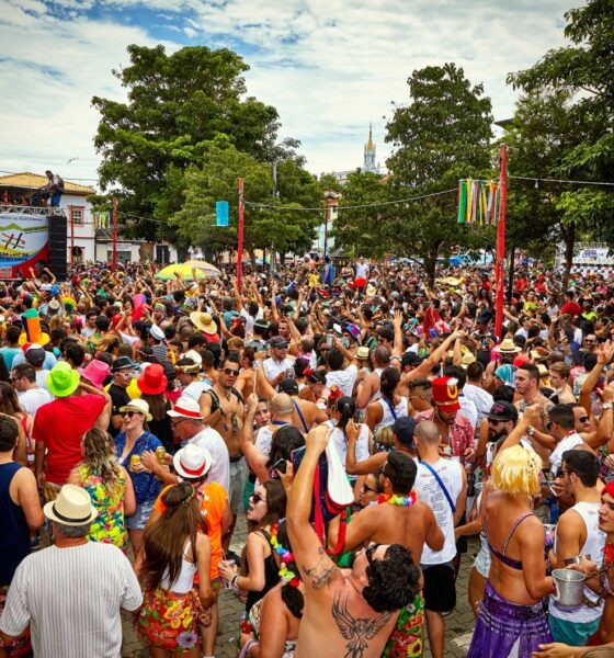 Vai pular carnaval na rua? Veja cuidados para evitar a intoxicação alimentar