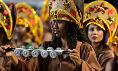 Veja como foi a segunda noite de desfiles da Série Ouro do Carnaval de Vitória