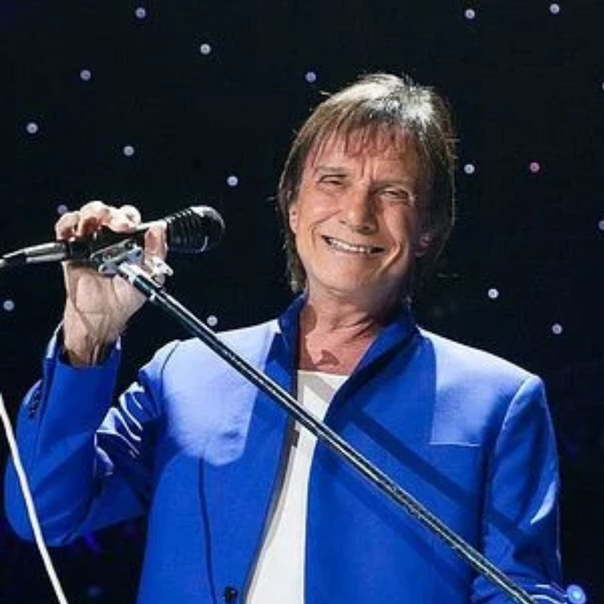 Até o rei Roberto Carlos na programação de domingo no ES